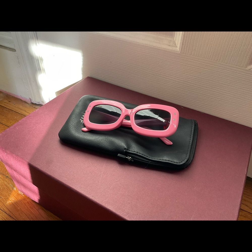The Squares UNIF Sunglasses Bubblegum Pink Used